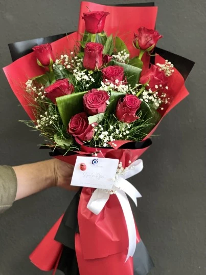 10 Kırmızı Gül Buketi